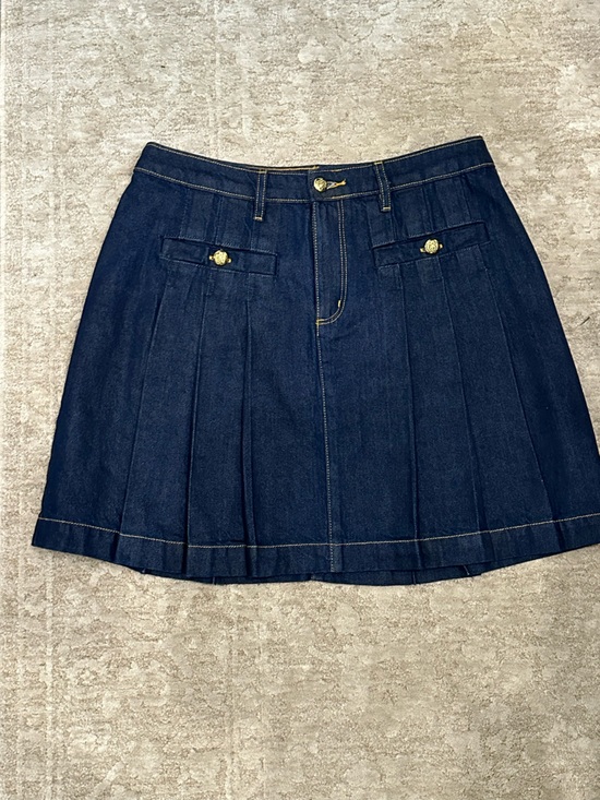 LOFT Dresses & Skirts - LOFT Dark Blue Denim Pleated Skirt, Size 6